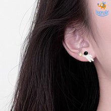 Load image into Gallery viewer, Astronaut Star Ear Studs