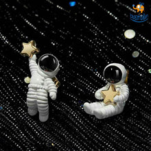 Load image into Gallery viewer, Astronaut Star Ear Studs