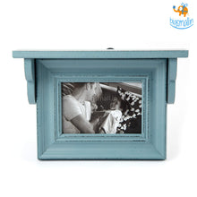 Load image into Gallery viewer, Wooden Photo Frame Shelf