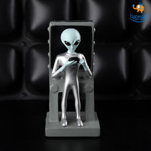 Load image into Gallery viewer, Alien Mobile Stand
