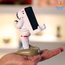 Load image into Gallery viewer, Astronaut Mobile Stand
