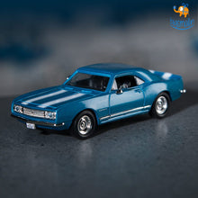 Load image into Gallery viewer, Chevrolet Camaro Z-28 Diecast Car
