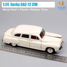 Load image into Gallery viewer, Road Signature GAZ-12 (Zim) Diecast Car

